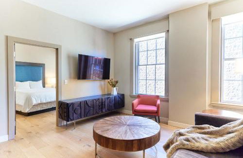 The Docent's Collection - Photo 35