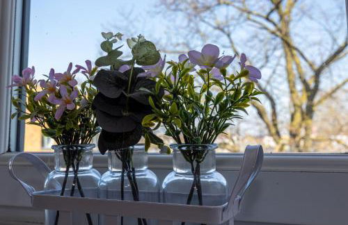 Cosy, Central 2 Bed flat parking - Foto 14