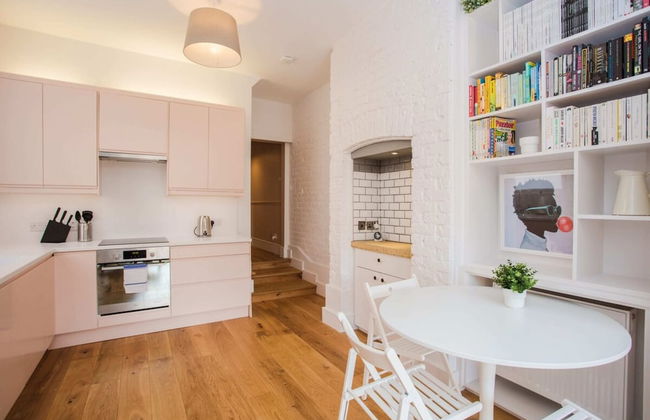 Stylish & Modern 3 Bed Flat in NW London With Garden - Foto 13