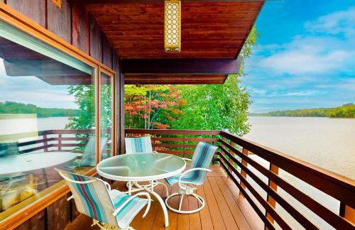 Lakefront Haven - Photo 5