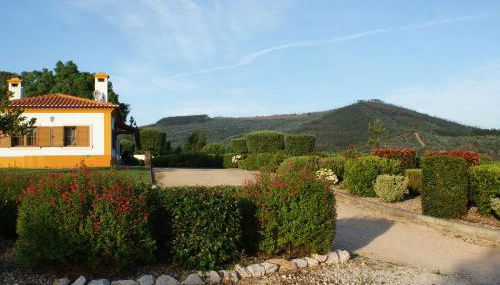 Casa da Eira em Dornes - Casa de campo familiar com piscina - Foto 4, Garden, Garden view