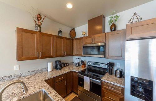 Wonderful Triplex Unit With Spectacular Lake View! - Foto 15