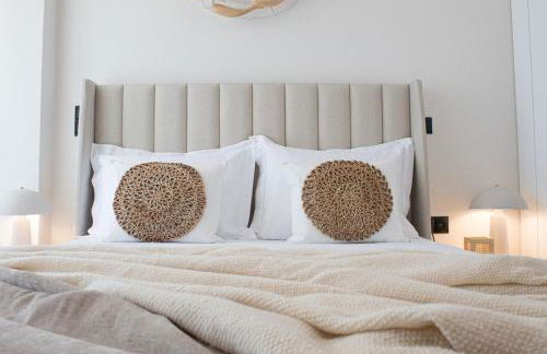 Rafina's PARADISE VIEW!!Walking access to the Port!!! Amazing Seaview!!!Steps from the Beach, 2 min walk!!WIFI 300Mbps! The Lux Seaside Retreat! - Foto 38