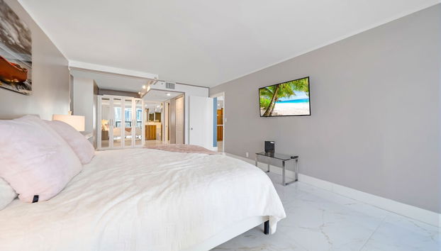 Spacious One Bedroom Centrally Located - Foto 3, Camera