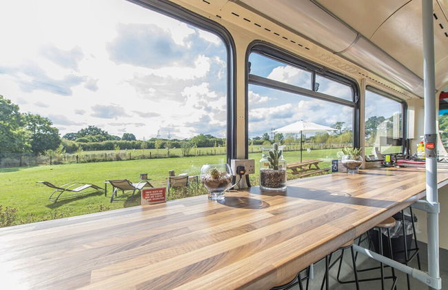 Double Decker Bus on an Alpaca Farm Sleeps 8 - Foto 37