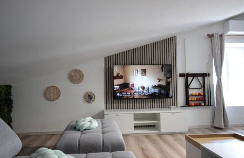 Verdun Centre - Full climatisation - 3 chambres - 7 couchages - 10 personnes - Parking Proche - Terrain 800m2 - Balnéothérapie - Air de jeux extérieurs - TOP CONFORT - Géré par PrestaZen'Services - Photo 8