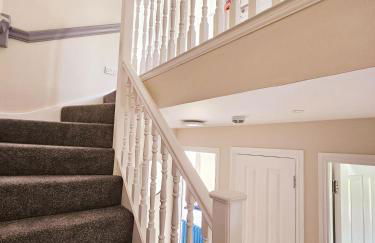 Modern 5 Bedroom Townhouse with Free Parking - Foto 68