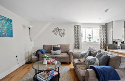Cosy & Central Brockenhurst Flat, 2BR - Foto 8
