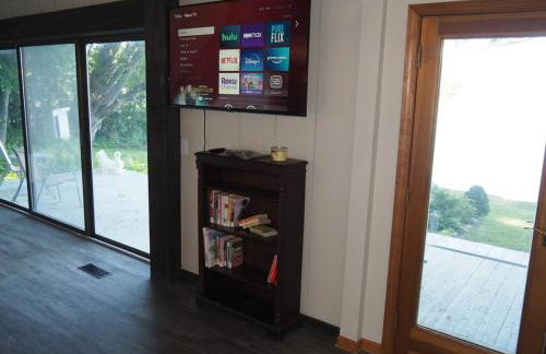 A Short's Walk - Lakefront w Spa & Kayaks! - Foto 25