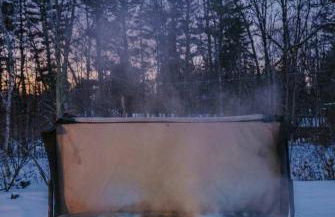 1820 House - VT Charm + Modern Comforts + Hot Tub - Foto 4