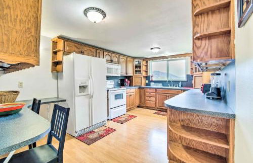 Quaint Coquille Getaway Near Beaches and Parks! - Foto 13