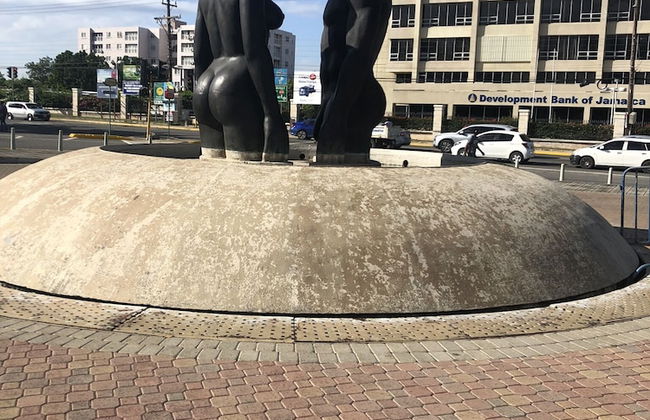 Kensington with pool - Photo 24