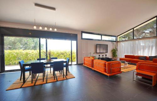 Villa de lujo de 4 dormitorios, piscina y barbacoa - Foto 10