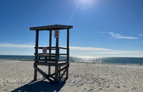 A Cozy Cape house steps to Restaurants & Beaches ~1.4 miles down scenic roads - Foto 38