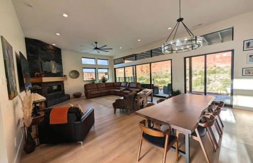 Modern Red Cliff Home with Private Pool - Foto 6