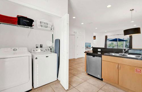 Upstay Spacious 3BR Home w Resort Access - Foto 24