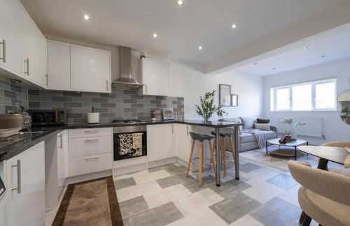 Designer 1BR I Work-From-Home Ready I Fast Wi-Fi - Foto 19