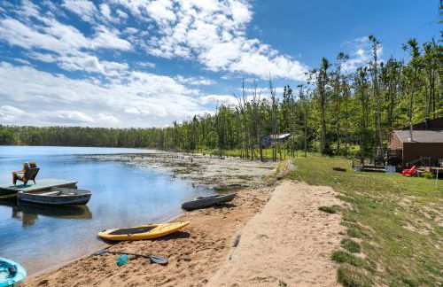 Quiet and Cozy Lakefront Home Near Mt Boyne - Foto 29