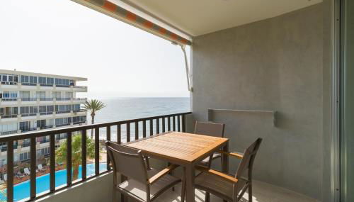 RENOVADO APARTAMENTO 1º LINEA DE MAR - Foto 3