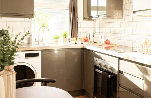 Cosy 2 Bedroom Apartment - Free Parking, Fast WiFi and Smart TV by Tejza Property - Foto 10