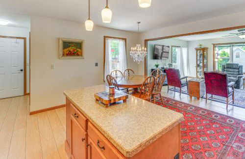 WFH-Friendly Columbiana Vacation Rental with Deck! - Foto 12