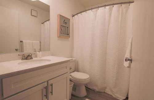 Shabby Chic Oceanside King & 2 Queen bed Pool GYM - Photo 7