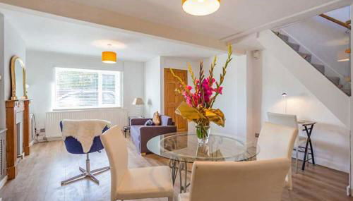 Relax with the whole family at the cosy cottage - Business rates available please enquire - Foto 1