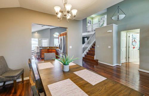 Family Oasis with Game Room and Pool in Davenport! - Foto 11