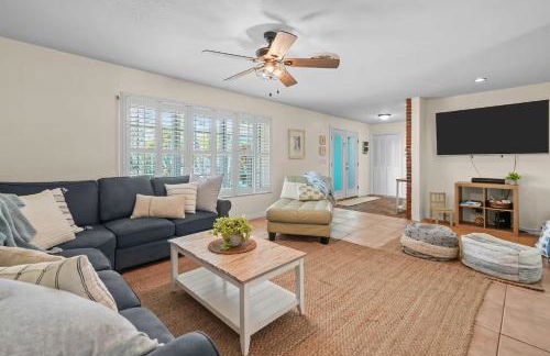 Golf Cart-Jacuzzi-Surfing Abode on Hutchinson Island - Foto 30