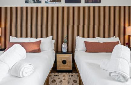 Brand New Low-Allergen Retreat with Hot Tub - Foto 38