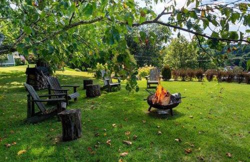 Berkshire Vacation Rentals: Centrally Located Historical Home - Foto 30