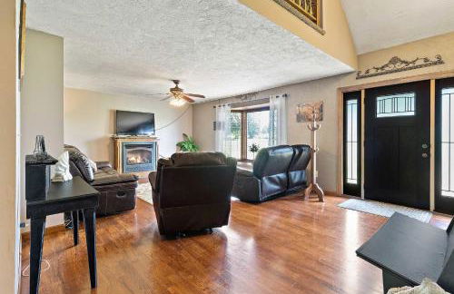 Tranquil Family Home with Yard, 14 Mi to Springfield - Foto 5