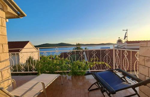 Apartments Ana Žaborić, 50 m od šljunčane plaže - Foto 20