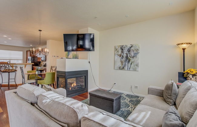 Urban Practicality! 3 Beds, Patios & Dog Friendly - Photo 24