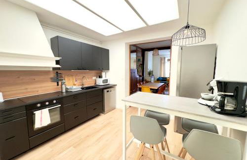 4 Ch - 10 pers - Grande Maison - Parking - Jardin - BBQ - Foto 17