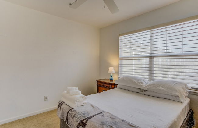 Urban Practicality! 3 Beds, Patios & Dog Friendly - Photo 7