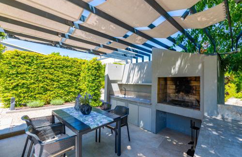 Luxury Jerini Barn - Photo 97