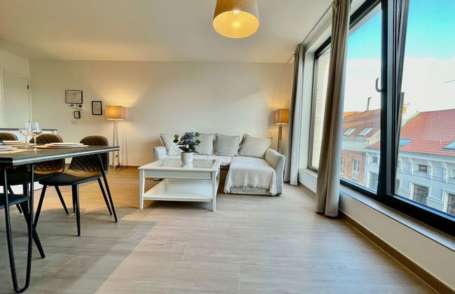 Modern 2BR 1.5 BA Near Diamond District by Oneluxstay - Foto 1