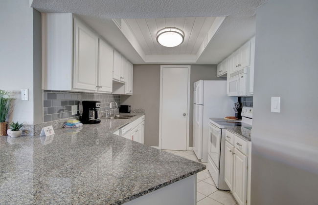 454 El Matador 1 Bedroom Condo by RedAwning - Photo 6