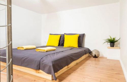 SPACIOUS Two BR plus AC plus SelfCheckIn - Foto 13