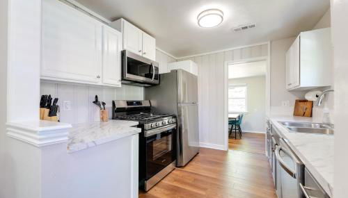 Fayetteville Retreat with Yard - Walk to Campus! - Foto 2