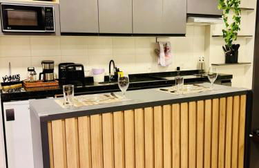 Studio Luxuoso Cama Queen Ar Condicionado e Cozinha Completa - Photo 8