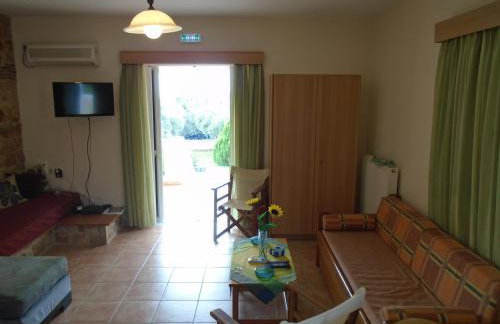 Tompras Village - Photo 19