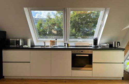 NOOQA Duisburg - Living Collection - Parkplatz, Smart TV, Küche, voll ausgestattet - Photo 12