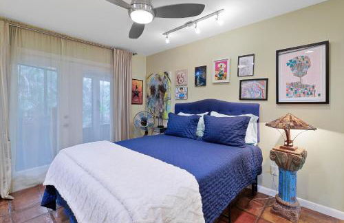 Beach Paradise Getaway - 200ft from Beach! - Foto 35