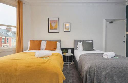 Large 4 bedroom flat close to city, street parking - Foto 32