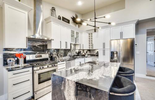 Near Red Rocks Golden Getaway with Deck! - Foto 2