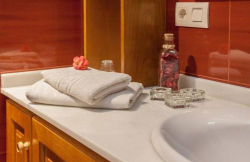 La Casona de la Bisa en Villanueva de Colombres - Foto 44