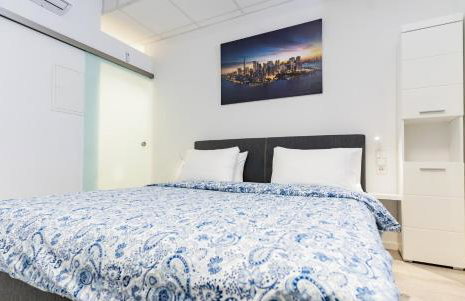 Private room #2 with King size & Single, ground floor, AC, 2min to RAB - Foto 14