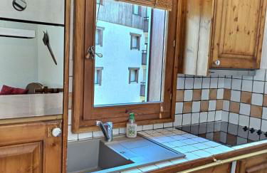 Au cœur de Chamonix – La Ginabelle, Calme avec Piscine, Sauna & Garage - Photo 14